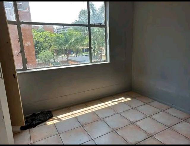 5 BEDROOM APARTMENT FOR SALE IN SUNNYSIDE